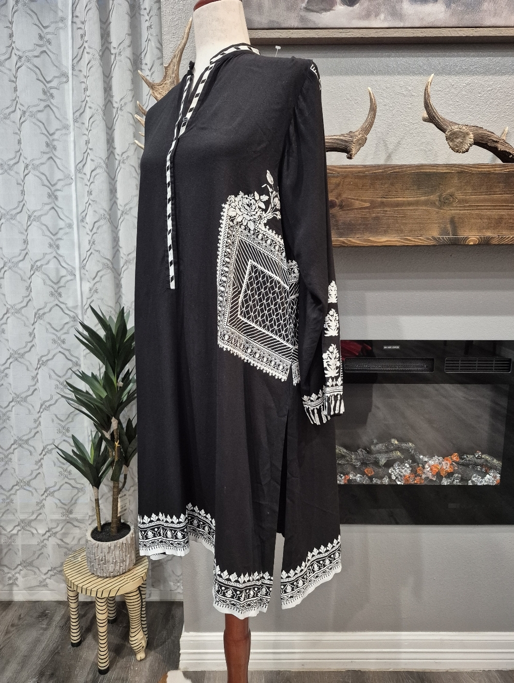 Nida Azwer Black Tunic Dress Size Medium Like New View 4